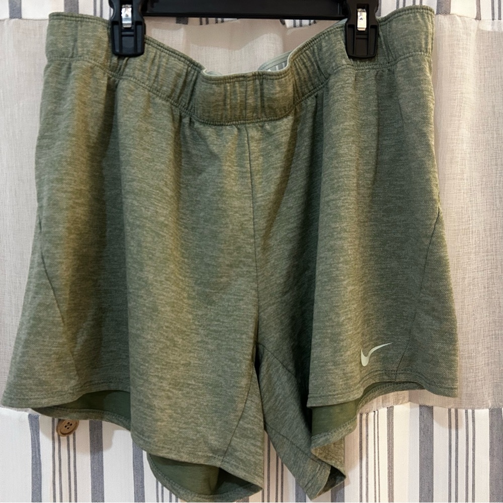 Green Women’s XL Nike Shorts